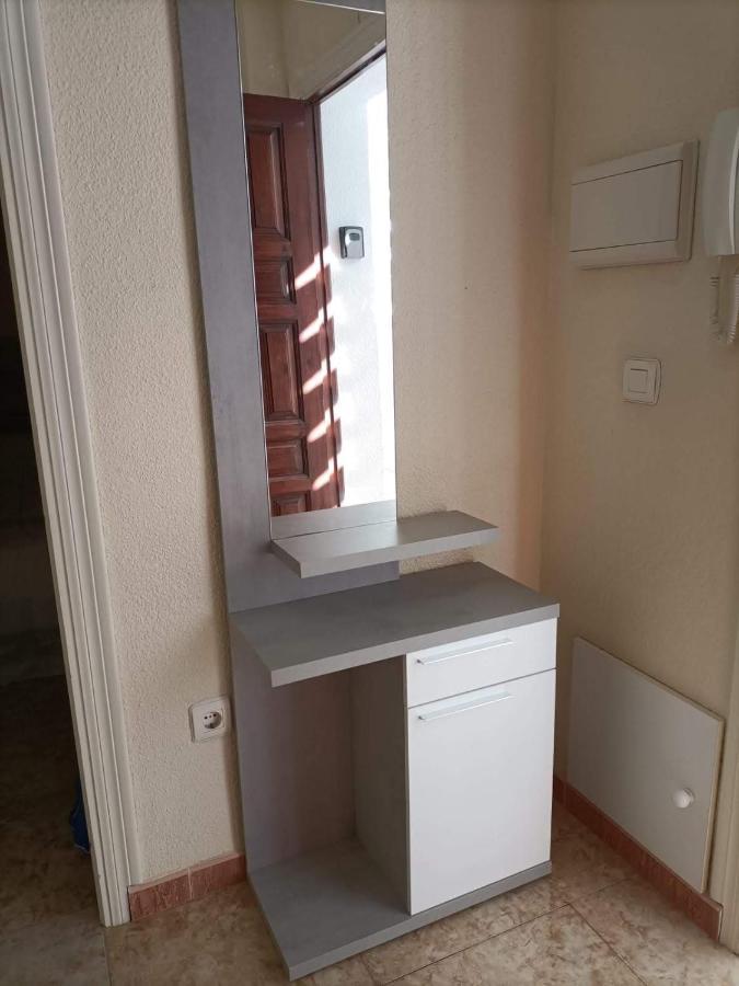 Апартаменты Apartamento Reformado En Primera Linea De Playa Альмуньекар Экстерьер фото