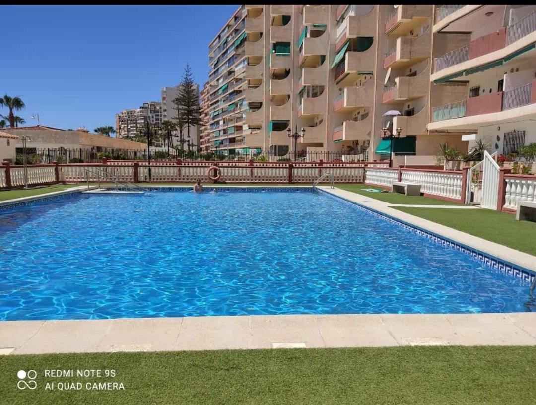 Апартаменты Apartamento Reformado En Primera Linea De Playa Альмуньекар Экстерьер фото