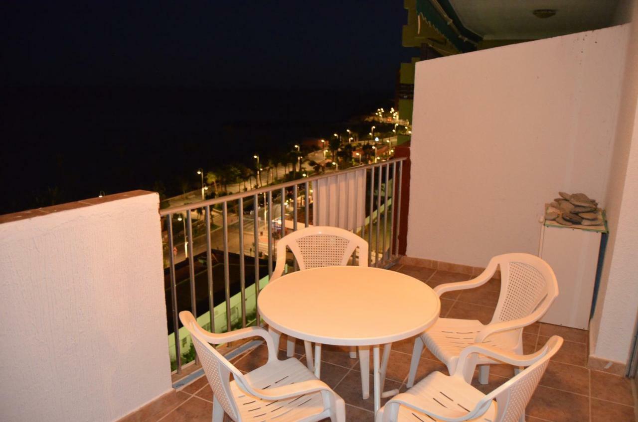 Апартаменты Apartamento Reformado En Primera Linea De Playa Альмуньекар Экстерьер фото