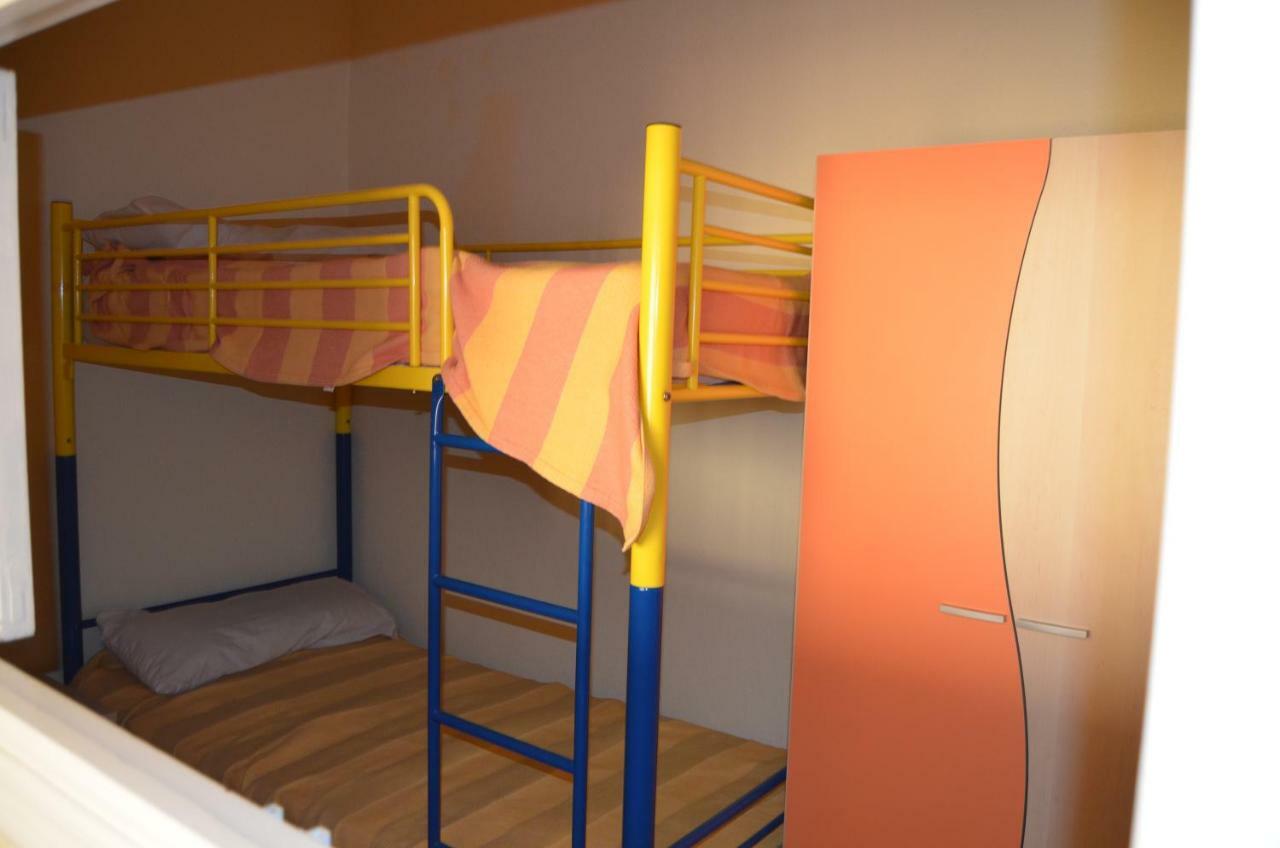 Апартаменты Apartamento Reformado En Primera Linea De Playa Альмуньекар Экстерьер фото
