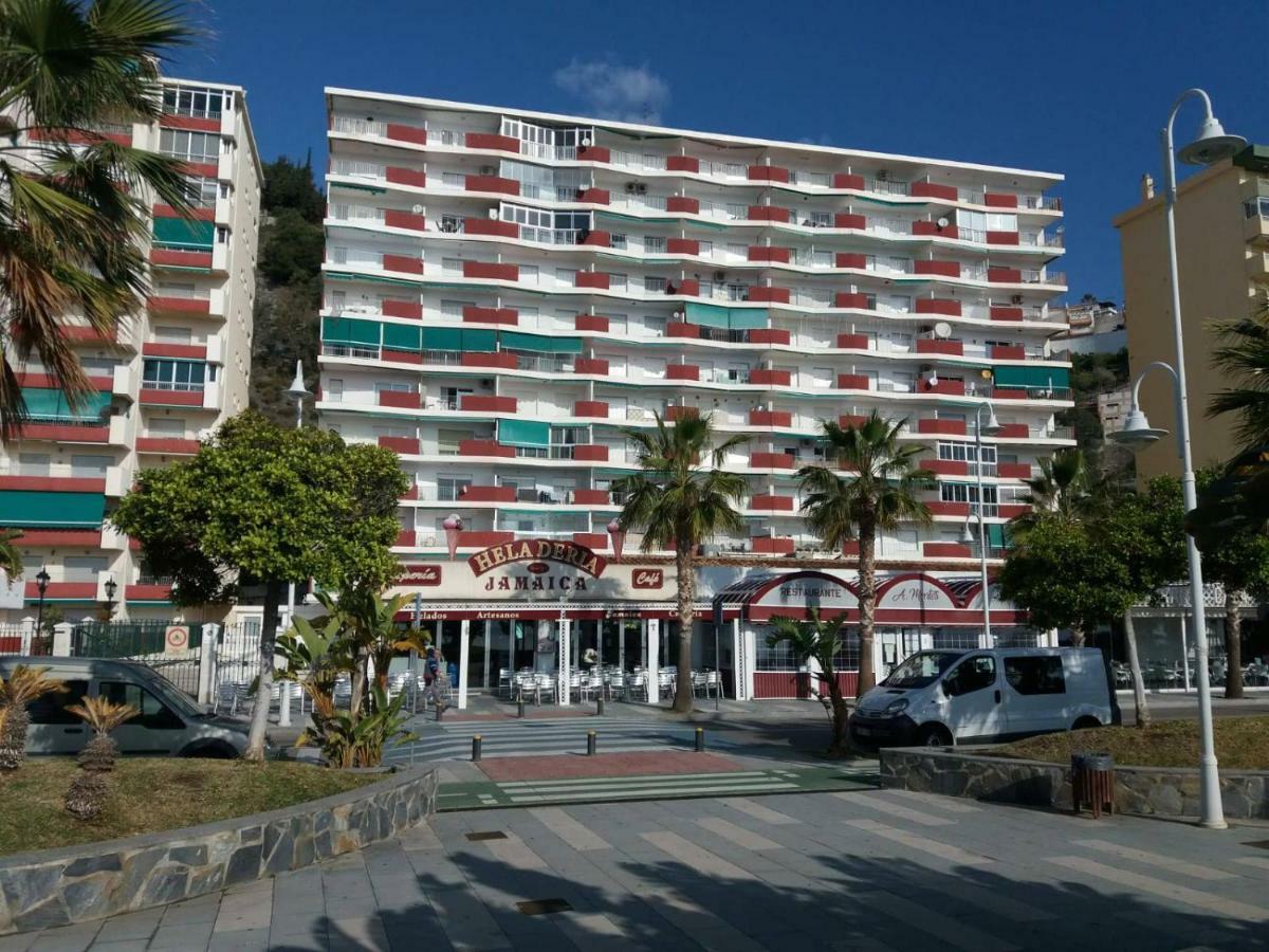 Апартаменты Apartamento Reformado En Primera Linea De Playa Альмуньекар Экстерьер фото